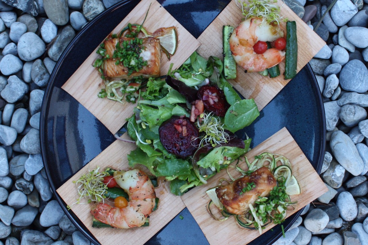 Lachs | Garnele | Rote Bete | Pflücksalat – Bübis BBQ Pit